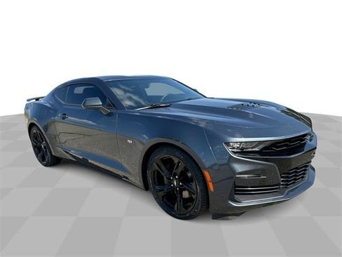 Used 2019 Chevrolet Camaro SS image 2
