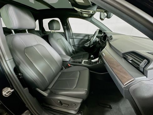 Used 2024 Audi Q3 2.0T Premium w/ Convenience Package image 30