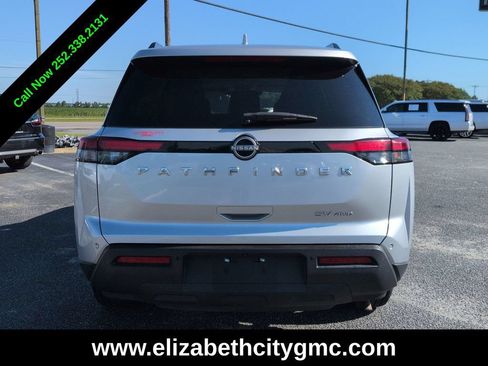 Used 2022 Nissan Pathfinder SV AWD/4WD image 5