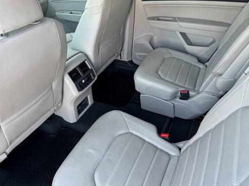 Certified 2019 Volkswagen Atlas SEL Premium image 12