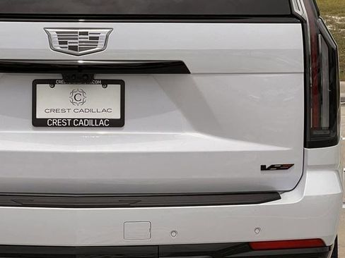 New 2026 Cadillac Escalade V w/ LPO, ONYX Package AWD/4WD image 5
