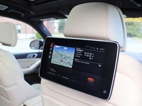 Used 2019 BMW X7 xDrive50i w/ Dynamic Handling Package AWD/4WD image 22
