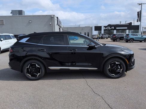 New 2026 Kia Sportage EX FWD image 2