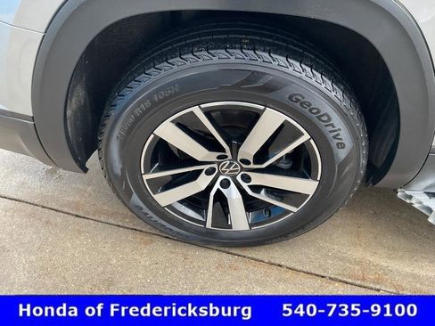 Used 2021 Volkswagen Atlas SE image 12