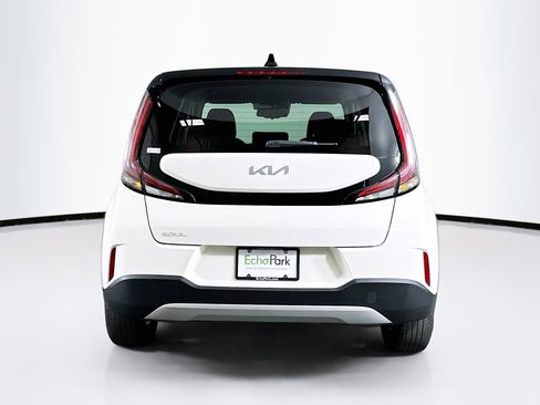 Used 2023 Kia Soul S FWD image 7