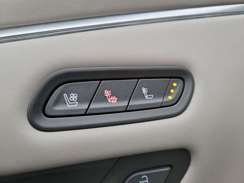 Certified 2022 Cadillac Escalade Premium Luxury Platinum image 22