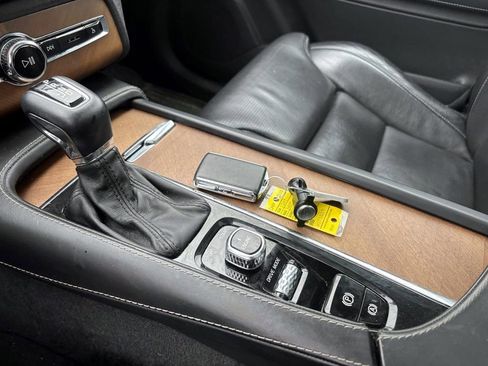 Used 2017 Volvo XC90 T6 Inscription w/ Vision Package image 23