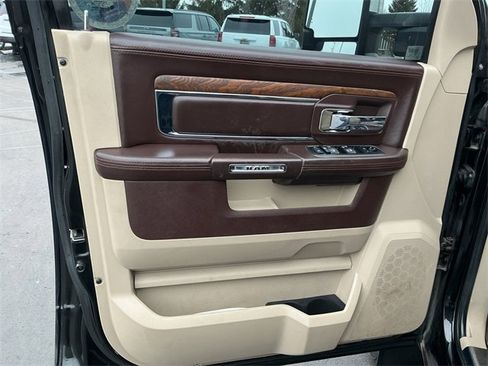 Used 2018 RAM 3500 Laramie Longhorn w/ Max Tow Package image 17