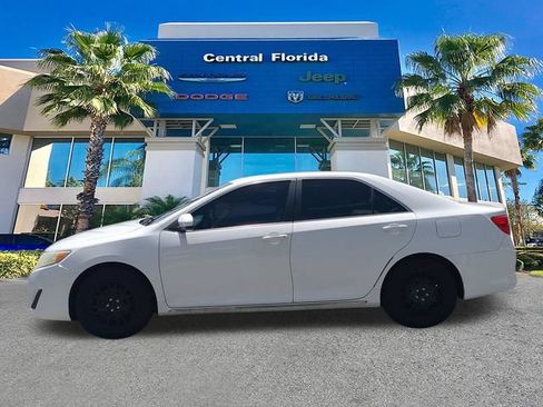 Used 2012 Toyota Camry LE FWD image 8