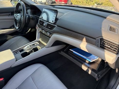 Used 2019 Honda Accord Touring image 25