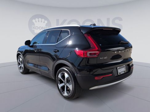 New 2025 Volvo XC40 B5 Plus w/ Protection Package Premier image 4