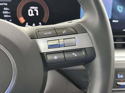 Certified 2025 Hyundai Kona SEL FWD image 27