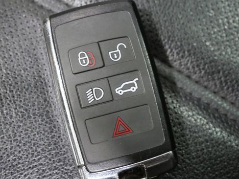 Used 2020 Land Rover Range Rover Evoque SE AWD/4WD image 28