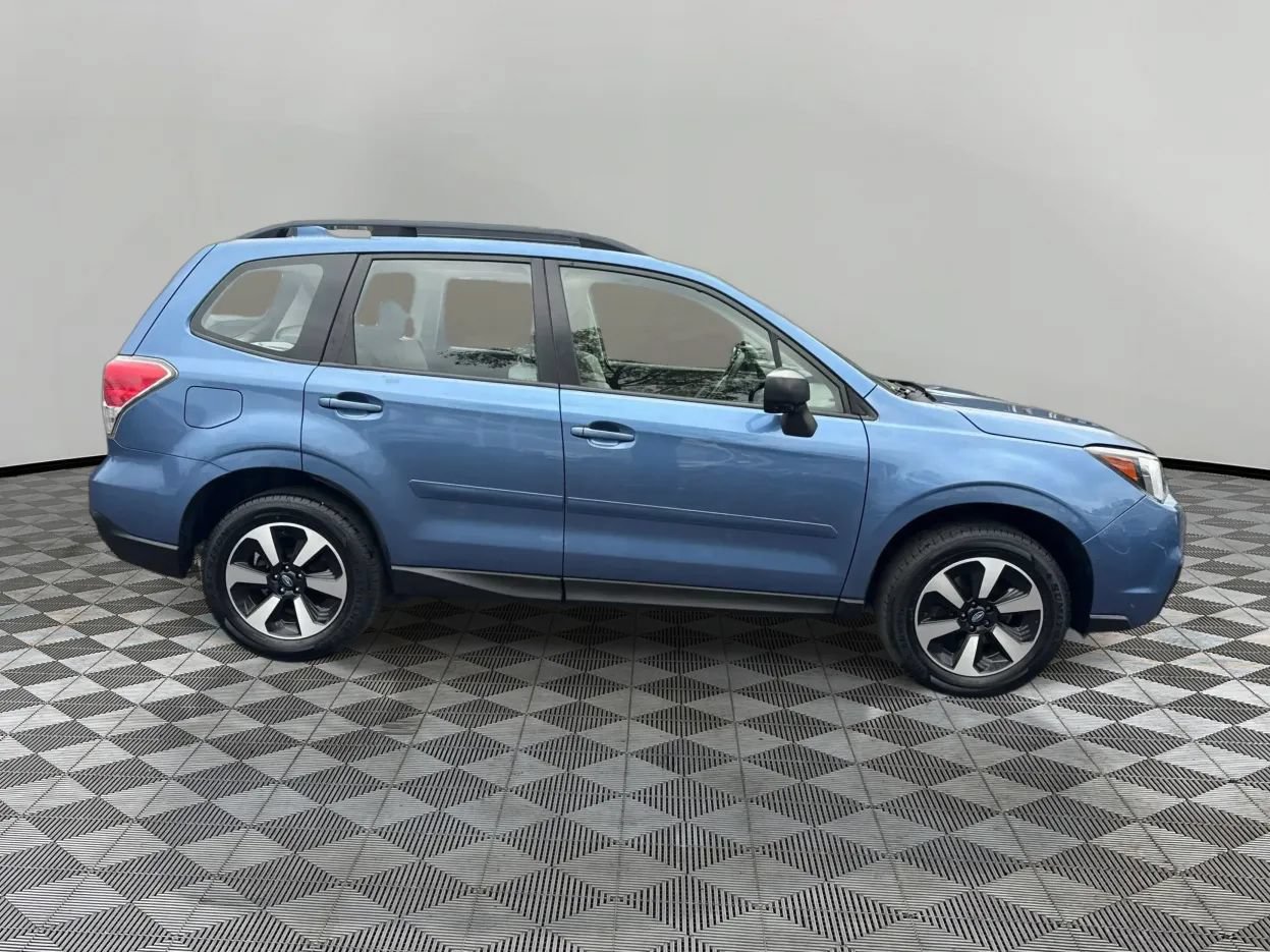 Used 2017 Subaru Forester 2.5i w/ Alloy Wheel Package AWD/4WD image 4
