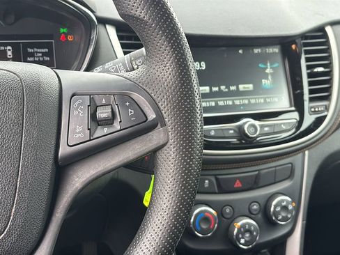 Used 2017 Chevrolet Trax LT image 18