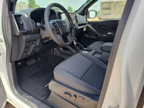 New 2026 Nissan Frontier SV w/ SV Convenience Package AWD/4WD image 2