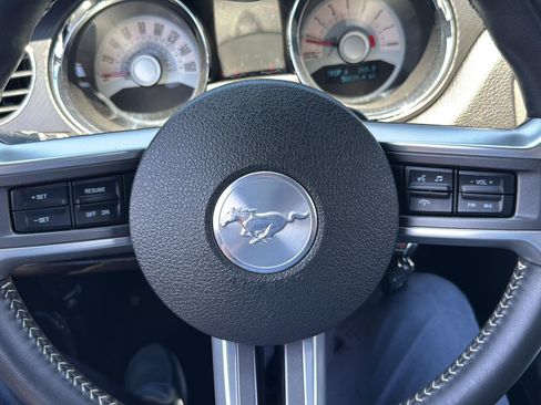 Used 2011 Ford Mustang GT Premium w/ Electronics Pkg RWD image 17