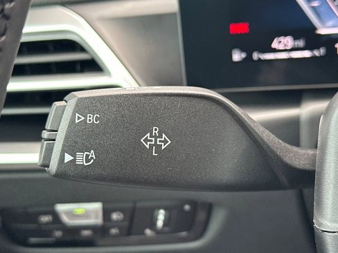 Used 2025 BMW 330i Sedan w/ Premium Package image 32