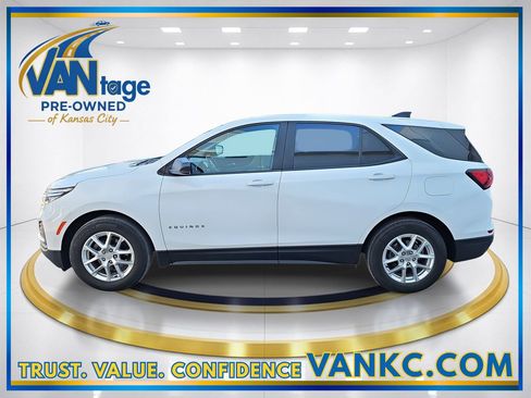 Used 2024 Chevrolet Equinox LS w/ LS Convenience Package image 10
