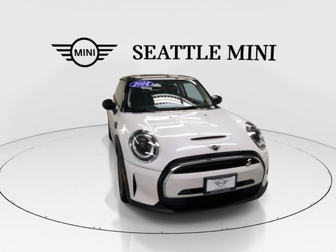 Used 2024 MINI Cooper SE FWD image 4