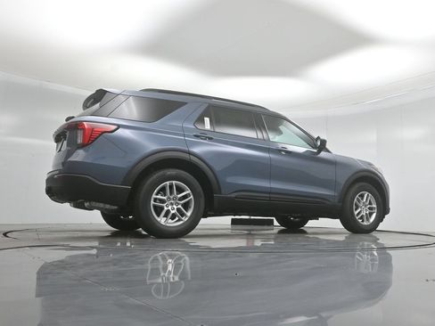 New 2026 Ford Explorer Active RWD image 46