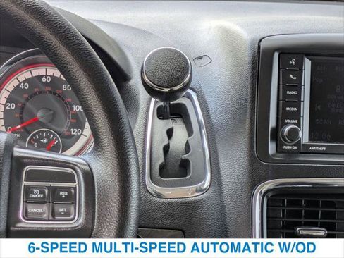 Used 2019 Dodge Grand Caravan SE w/ UConnect Hands-Free Group image 19
