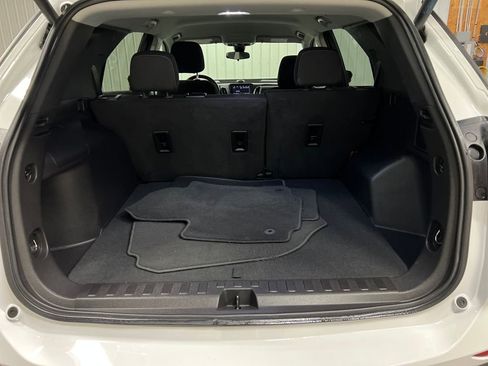 Used 2024 Chevrolet Equinox LT AWD/4WD image 12