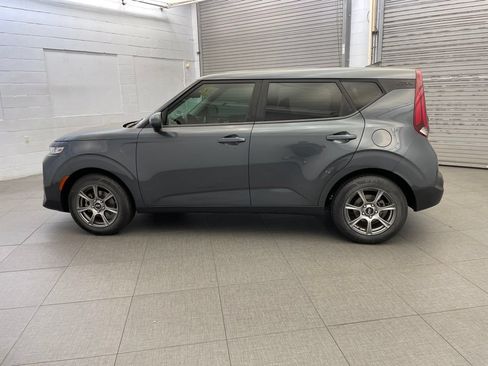 Used 2022 Kia Soul LX FWD image 9