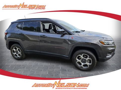 Used 2022 Jeep Compass Trailhawk image 1