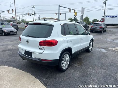 Used 2014 Volkswagen Tiguan SE image 6