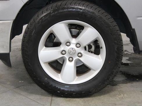 Used 2024 RAM 1500 Classic SLT AWD/4WD image 18