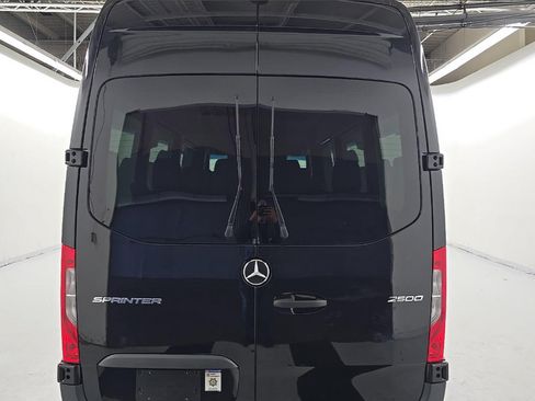 Used 2024 Mercedes-Benz Sprinter 2500 image 5