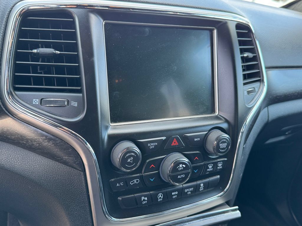 Used 2017 Jeep Grand Cherokee Altitude AWD/4WD image 23