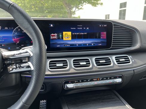 Certified 2024 Mercedes-Benz GLS 450 4MATIC w/ AMG Line Exterior image 18