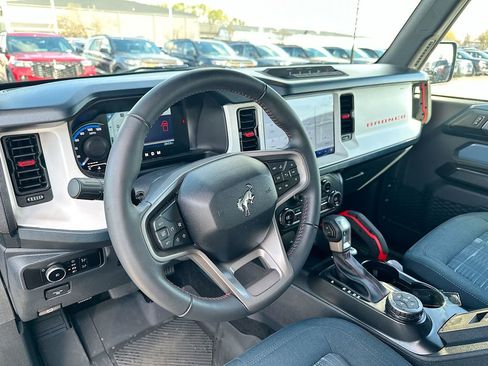 Used 2024 Ford Bronco Heritage Edition image 9