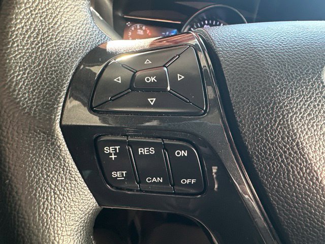 Used 2018 Ford Explorer XLT w/ XLT Appearance Package AWD/4WD image 34