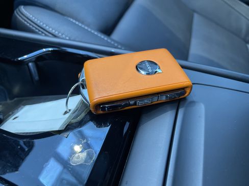 Used 2025 Volvo XC40 B5 Plus image 41