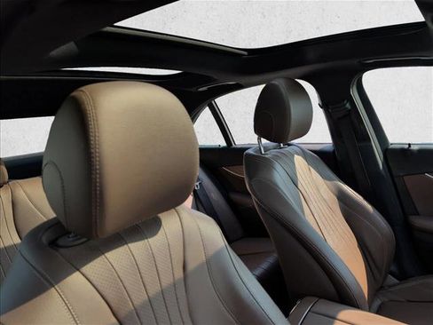 Used 2018 Mercedes-Benz E 300 image 22