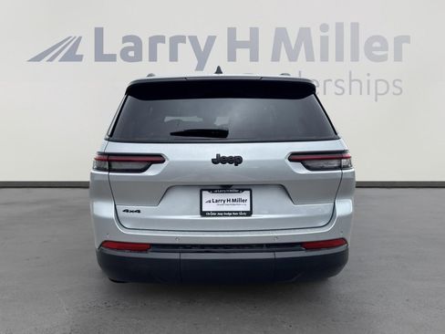 New 2025 Jeep Grand Cherokee L Altitude image 7