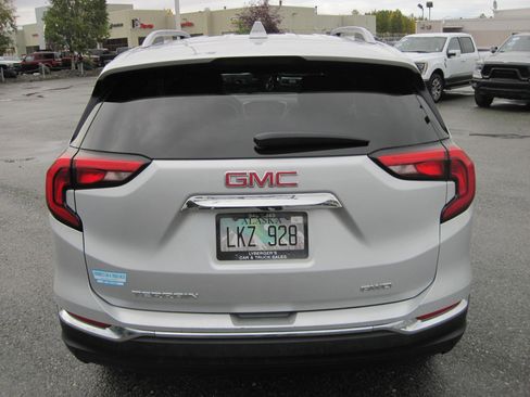 Used 2020 GMC Terrain SLT w/ Preferred Package image 6