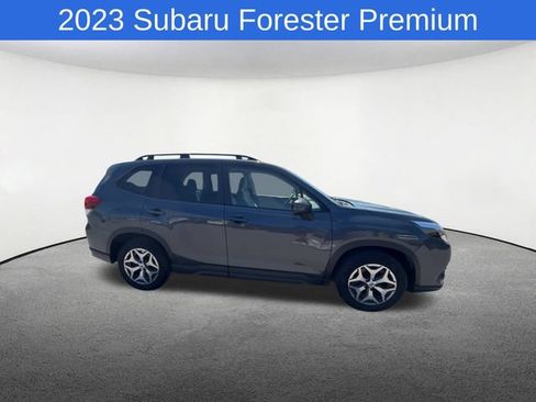 Used 2023 Subaru Forester Premium AWD/4WD image 10