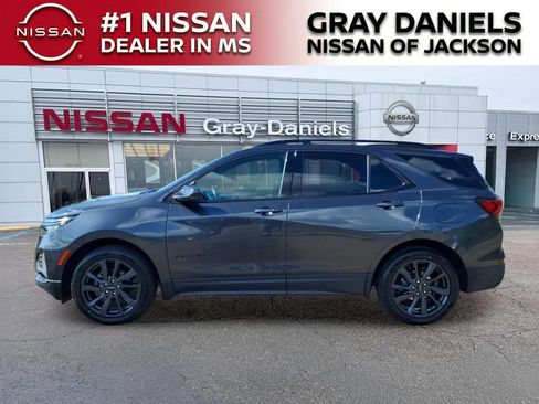 Used 2022 Chevrolet Equinox RS w/ LPO, Floor Liner Package AWD/4WD image 4