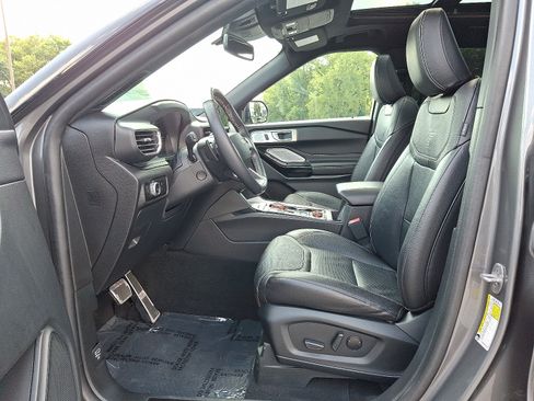 Used 2023 Ford Explorer ST w/ Equipment Group 401A AWD/4WD image 15