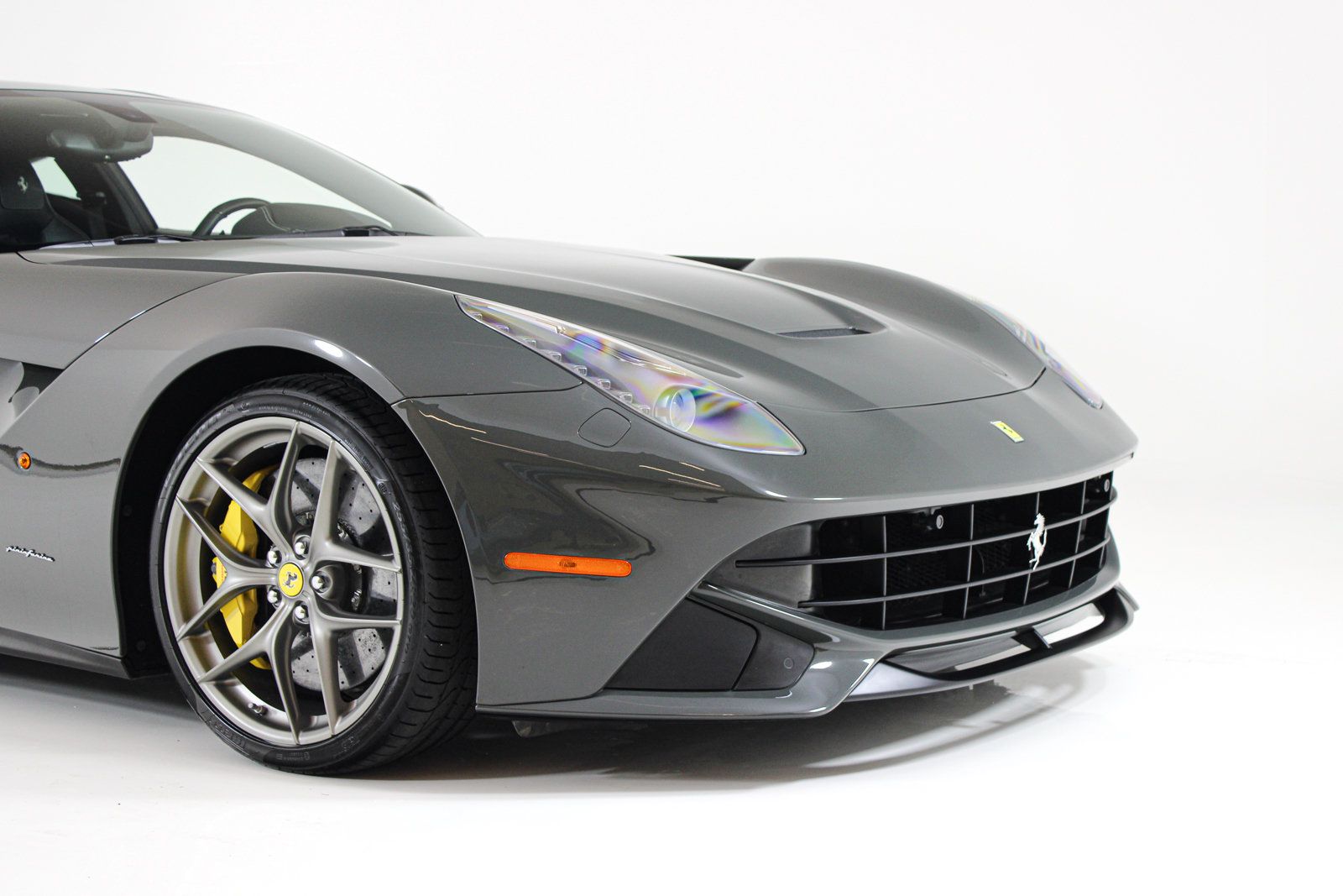 Used 2015 Ferrari F12 Berlinetta RWD image 14