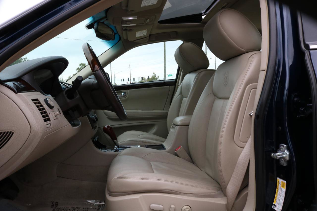 Used 2009 Cadillac DTS w/ Sun And Sound Package FWD image 21