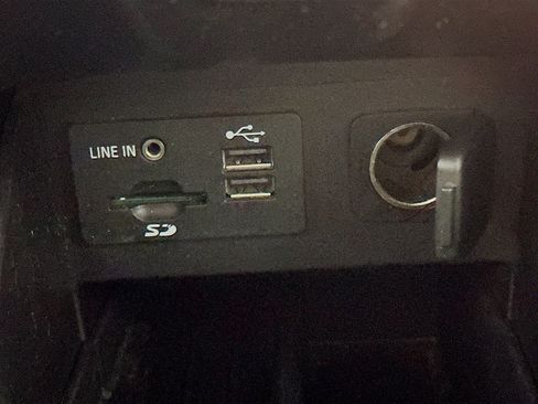 Used 2015 Ford Explorer XLT w/ Equipment Group 202B image 24