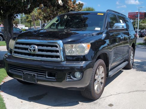 Used 2011 Toyota Sequoia Platinum RWD image 5