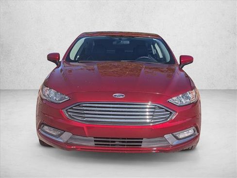 Used 2017 Ford Fusion SE w/ Equipment Group 601A image 2