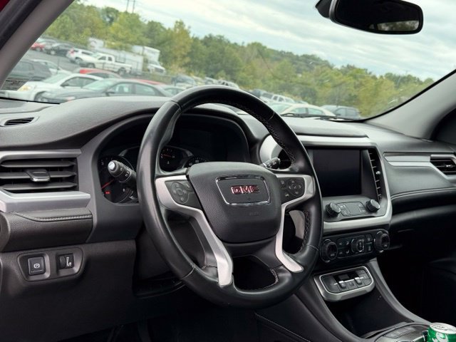 Used 2023 GMC Acadia SLT AWD/4WD image 3