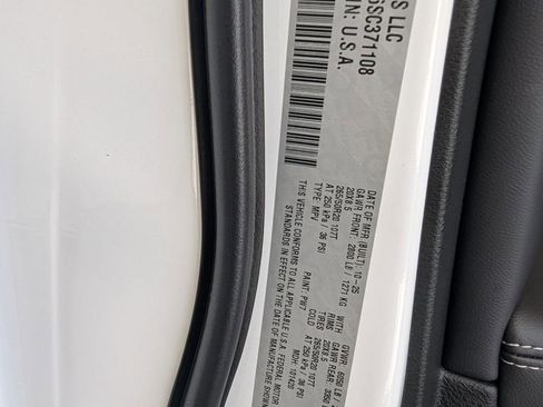 New 2025 Jeep Grand Cherokee Altitude image 34